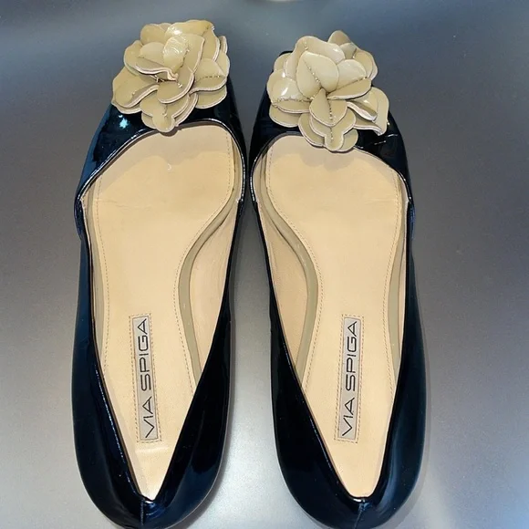 VIA SPIGA | Black Patent Leather Peep Toe with Camellia Flower - sz 7 - Picture 6 of 9